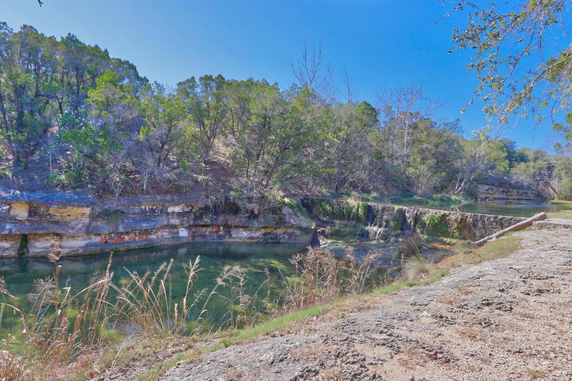 Falls Log Home Wimberley Extérieur photo