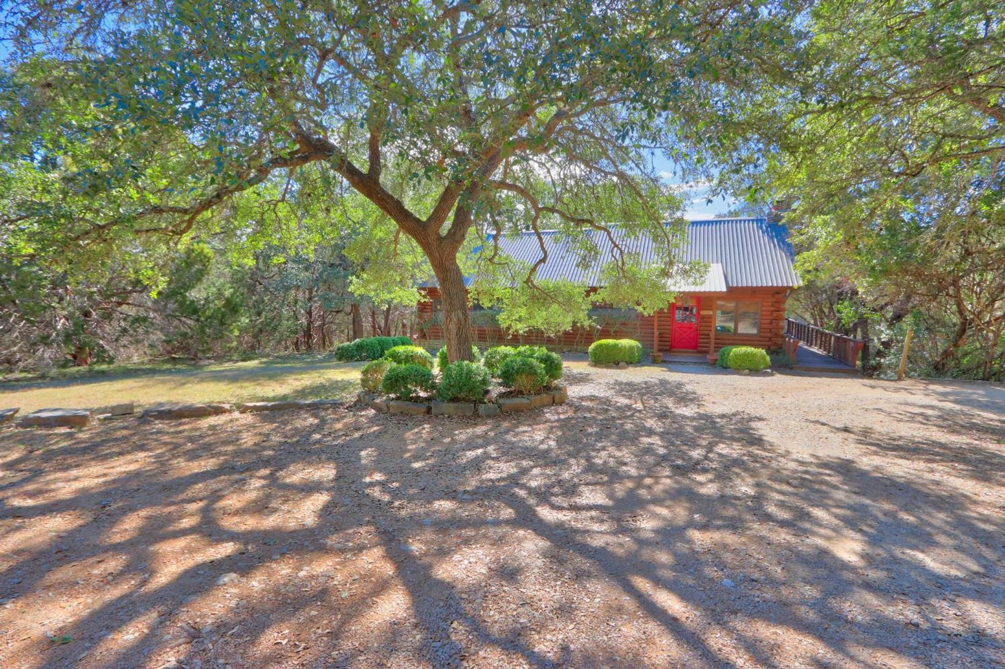 Falls Log Home Wimberley Extérieur photo